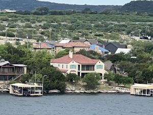 Home in center built by Bobby Wolfe Construction
